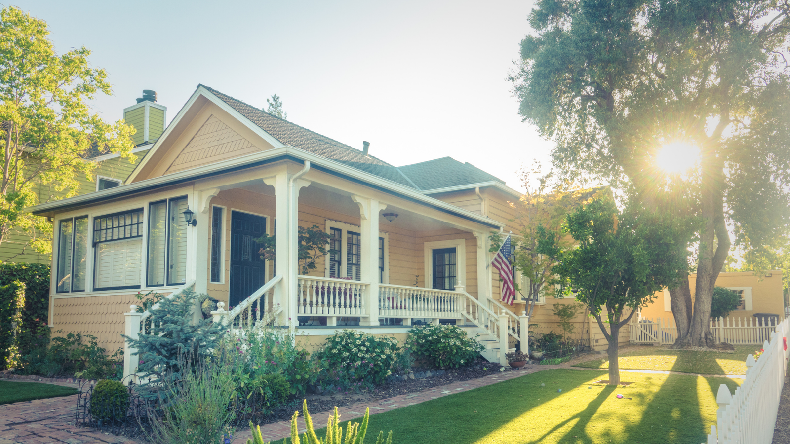 home with nice yard